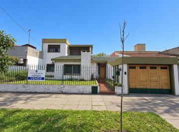 Casa · 160m² · 4 Ambientes · 1 Cochera · Casa en San Antonio de Padua