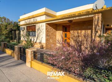 Casa · 277m² · 4 Ambientes · 6 Cocheras · Venta Casa en La Violeta - Pileta - Cochera X6