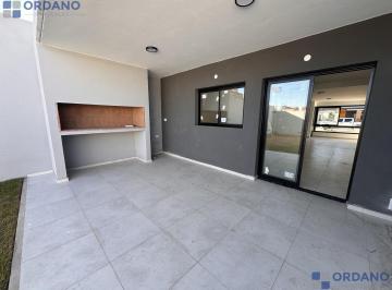 Casa · 145m² · 5 Ambientes · 2 Cocheras · Duplex a Estrenar en Docta Av