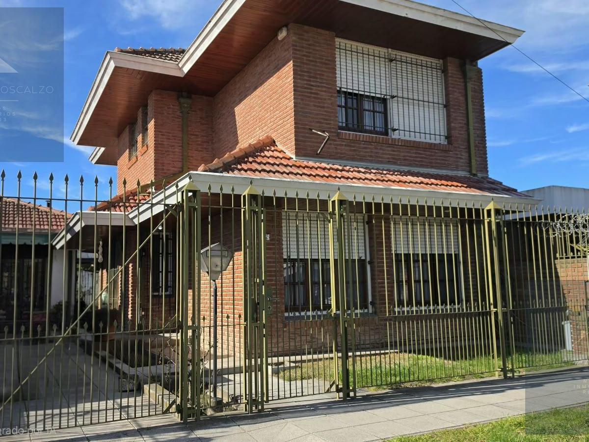 Excelente oportunidad chalet en venta/Barrio Las Lilas