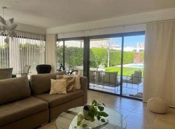 Casa de 5 ambientes, Carrodilla · Casa en Venta en Barrio Vistapueblo