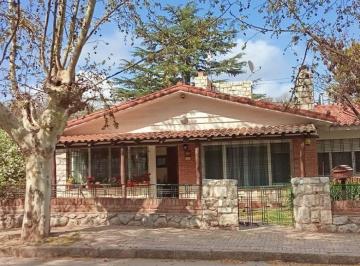Casa de 8 ambientes, La Cumbre · Alquiler Permanente en La Cumbre Excelente Ubicación.