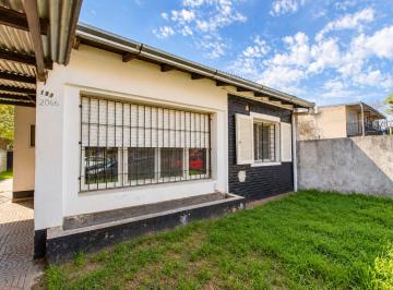 Casa · 104m² · 3 Ambientes · 2 Cocheras · Casa Venta Glew 3 Ambientes Sobre Lote de 300 m²