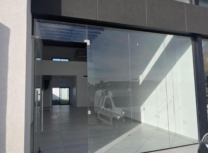 Local comercial · 99m²