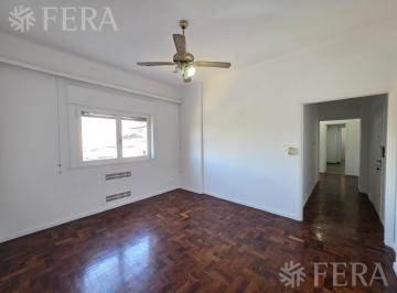 Departamento · 70m² · 4 Ambientes · 1 Cochera · Venta Departamento 3 Ambientes con Cochera en Sarandi
