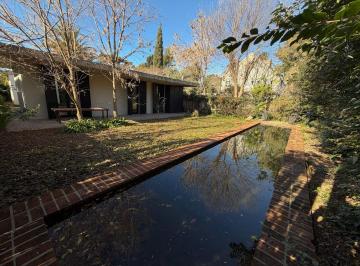 Casa · 152m² · 4 Ambientes · 2 Cocheras · Casa Moderna en Villa Elisa | Lote 730 m² | Pileta y Parque