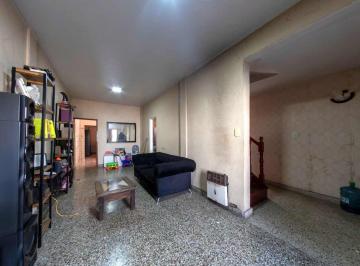 Casa · 172m² · 4 Ambientes · 1 Cochera · Casa 4 Ambientes con Cochera Patio Fondo y Terraza