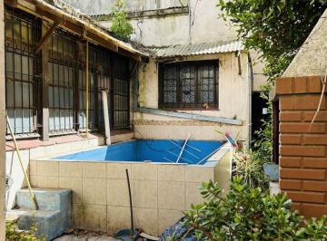 Casa · 192m² · 5 Ambientes · 1 Cochera · Chalet con Local a Reciclar – Zona Centro