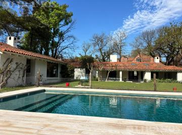 Casa · 180m² · 4 Ambientes · Casa en Las Lomas - Santa Rita