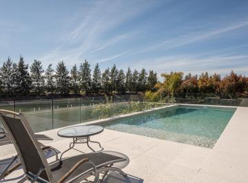 Casa · 412m² · 7 Ambientes · 2 Cocheras · Casa en Venta en Virazón, Nordelta