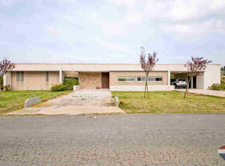 Casa · 177m² · 6 Ambientes