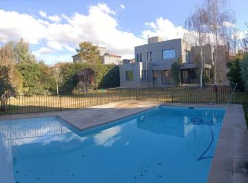 Casa · 800m² · 3 Dormitorios · 2 Cocheras · Casa de 3 Dorm. en Alquiler, Barrio Privado El Remanso