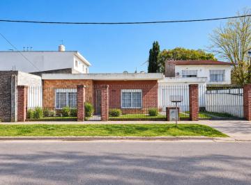 Casa · 146m² · 3 Ambientes · 2 Cocheras · Venta Casa 3 Amb con Galeria Cochera Hudson