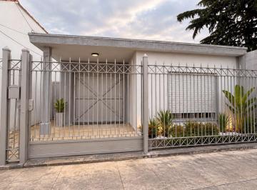 Casa · 81m² · 3 Ambientes · 1 Cochera · Venta Casa 3 Amb, Quilmes Oeste.