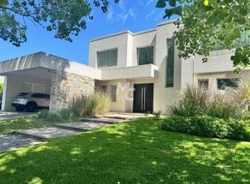 Casa · 1270m² · 7 Ambientes · 2 Cocheras · Casa en Venta en La Reserva Cardales