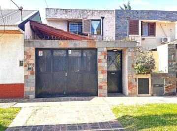 Casa · 75m² · 4 Ambientes · 1 Cochera · Duplex 4 Ambientes Apto Credito con Cochera y Patio Venta - Quilmes