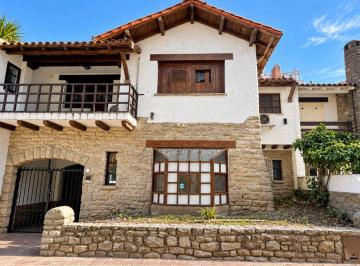 Casa · 198m² · 5 Ambientes · 2 Cocheras · Venta Casa Estilo Mar Platense 5 Amb - Plaza Mitre