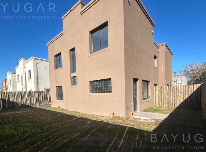 Casa · 90m² · 3 Ambientes · 1 Cochera