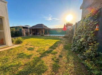 Casa de 6 ambientes, Perdriel · Casa en Venta Luján de Cuyo | 3 Dorm., Jardín, Pileta y Cochera Doble - Apta Credito