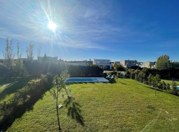 Casa · 210m² · 6 Ambientes · 4 Cocheras · Casa en Venta en San Gabriel, Villanueva, Tigre