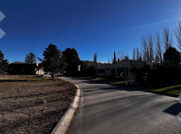 Terreno · 805m²