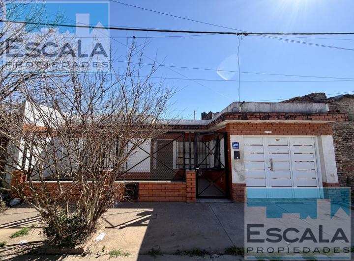 Casa · 80m² · 4 Ambientes · 1 Cochera