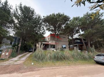 Casa · 320m² · 5 Ambientes · 1 Cochera · Casa en Residencial 1 - Costa Esmeralda