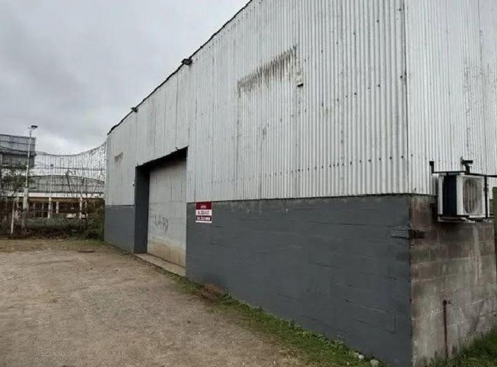Bodega-Galpón · 200m² · 3 Ambientes