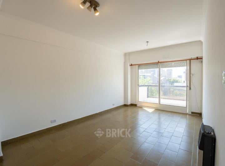 Estomba y Av de Los Incas - Frente Impecable 45 m&sup2; Balcon Todo Sol