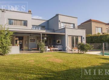 Casa · 202m² · 5 Ambientes · 2 Cocheras · Alquiler de Verano en Barbarita, Bancalari