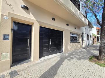 PH · 132m² · 4 Ambientes · 1 Cochera · PH en Alquiler de 4 Ambientes con Cochera y Terraza Propia.