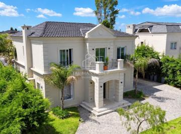 Casa · 350m² · 4 Ambientes · 6 Cocheras · Casa en Venta en San Marco, Villanueva, Tigre