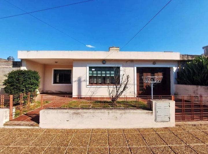 Casa · 250m² · 3 Dormitorios · 1 Cochera