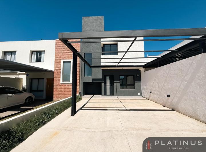 Casa · 120m² · 4 Ambientes · 2 Cocheras