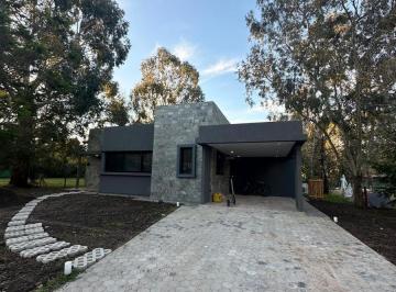 Casa · 235m² · 4 Ambientes · 2 Cocheras · Ruta 2 - Miralagos Ccg&spa Residencia a Estrenar 1 Planta