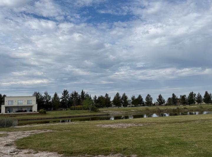 Terreno · 850m²