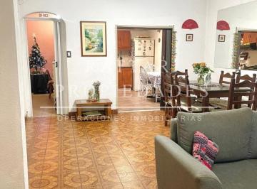 Casa de 5 ambientes, Morón · Venta Casa en Lote Propio 5 Ambientes El Palomar Toma Propiedad en Parte de Pago.