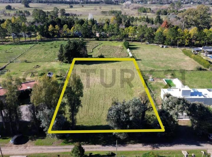 Terreno · 3085m²