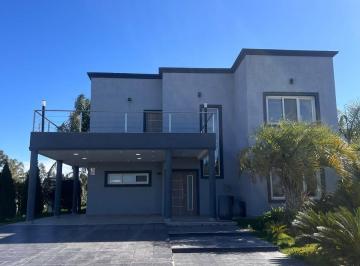 Casa · 230m² · 5 Ambientes · 2 Cocheras · Alquiler Casa - Lagos de Canning I