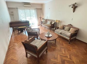 Departamento · 102m² · 4 Ambientes · 1 Cochera · Departamento en Recoleta de 4 Ambientes | Dependencia | Cochera | Frente a Plaza Vicente López