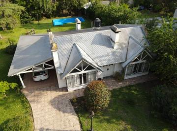 Casa de 5 ambientes, Álvarez · Casa Permanente
