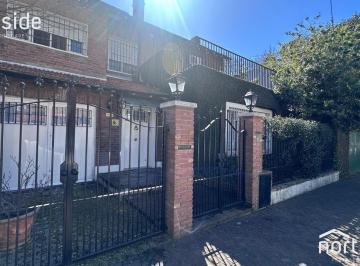 Casa · 210m² · 5 Ambientes · 1 Cochera · Casa en Alquiler en Olivos