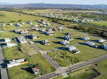 Terreno · 411m² · Venta Lote Apto Duplex de 411 m² en Docta Parque