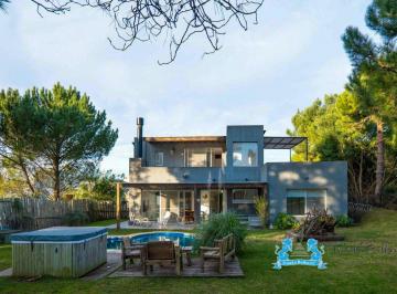 Casa de 5 ambientes, Costa Esmeralda · Venta Casa con Jardin Pileta y Sauna Seco Jacuzzi Costa Esmeralda