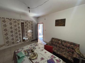 Casa · 109m² · 3 Ambientes · 1 Cochera · Venta Casa Lote Propio 300 m² en Laferrere