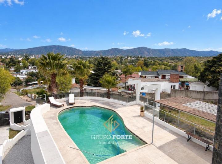 Casa · 300m² · 5 Ambientes · 5 Cocheras