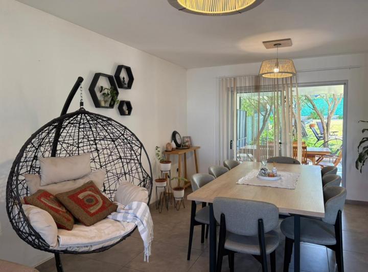 Casa · 270m² · 3 Dormitorios · 2 Cocheras