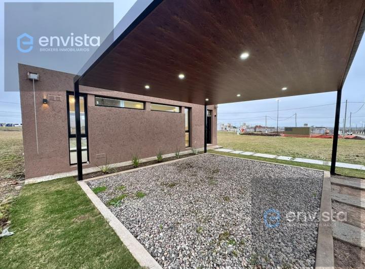 Casa · 132m² · 5 Ambientes · 2 Cocheras