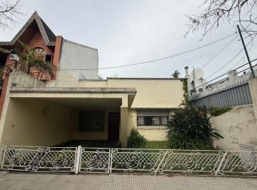 Casa · 273m² · 5 Ambientes · 1 Cochera · Venta Casa Multifamiliar 5 Ambientes en Mataderos