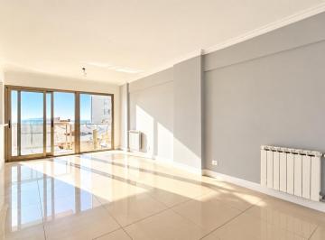 Departamento · 78m² · 3 Ambientes · 1 Cochera · Venta de Semipiso 3 Amb con Cochera y Balcon a La Calle - Barrio La Perla